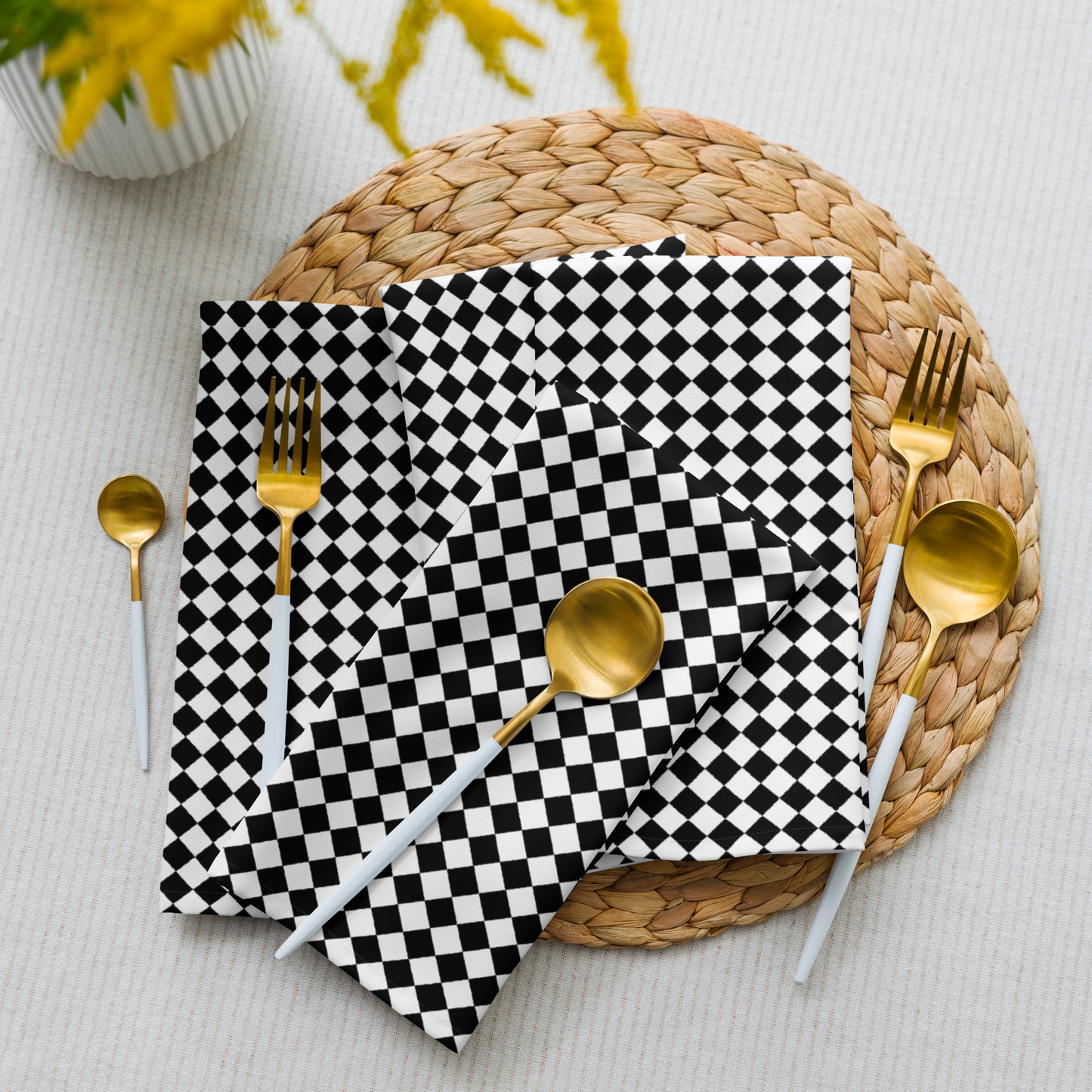 Black & White Argyle Polyester Napkins | Christmas Holiday Cloth Napkin Set, Elegant Farmhouse Dining Décor