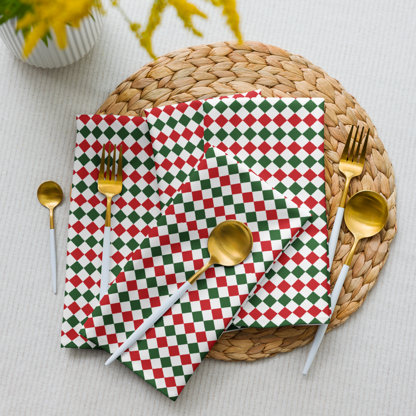 Red Green & White Argyle Polyester Napkins | Christmas Holiday Cloth Napkin Set, Festive Diamond Check Décor