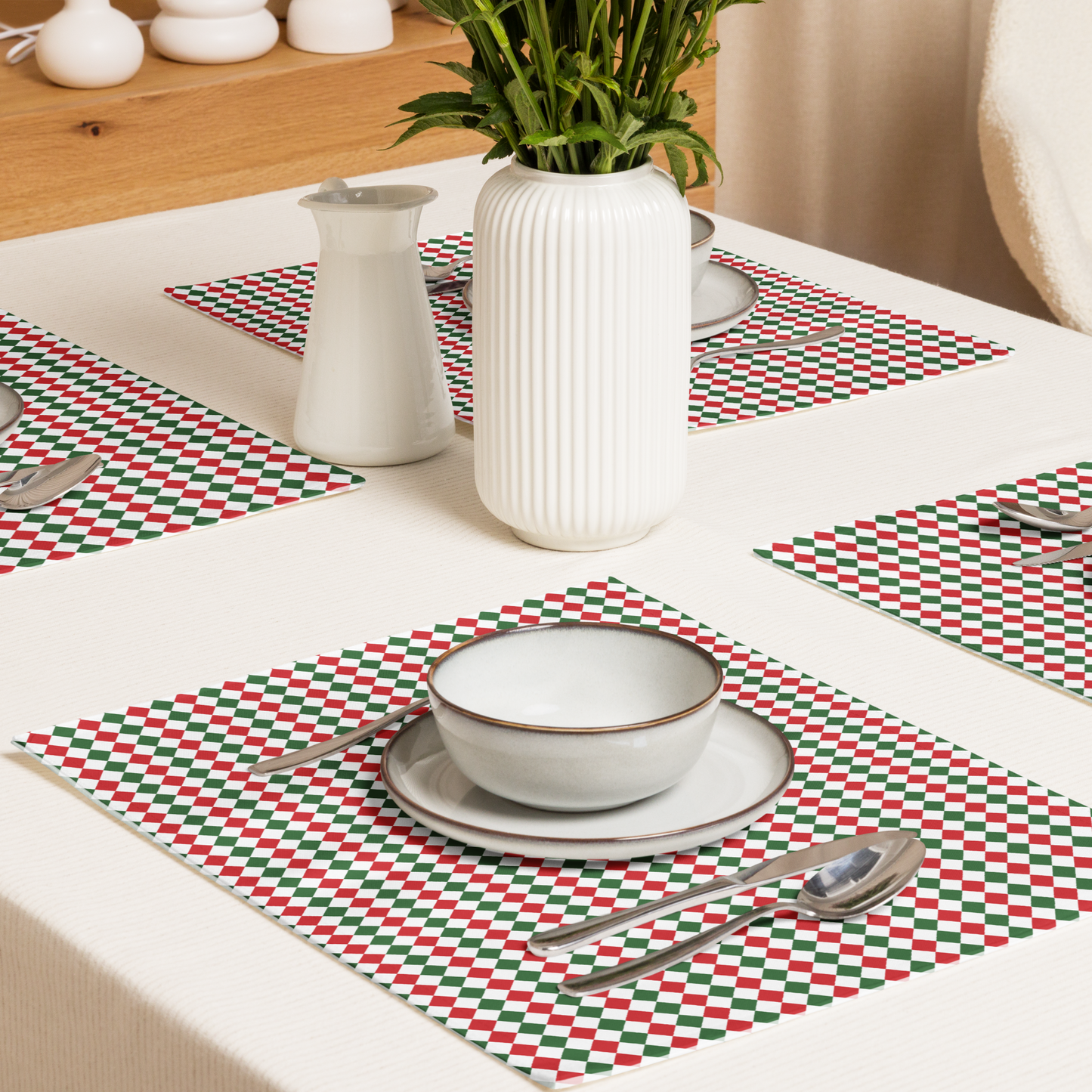 Red Green & White Argyle Polyester Placemats | Christmas Holiday Cloth Dining Mat Set, Festive Diamond Check Décor
