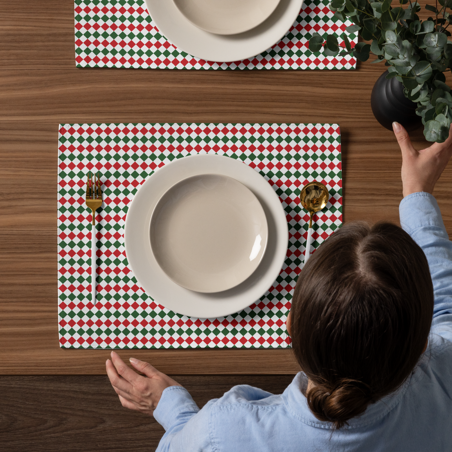 Red Green & White Argyle Polyester Placemats | Christmas Holiday Cloth Dining Mat Set, Festive Diamond Check Décor