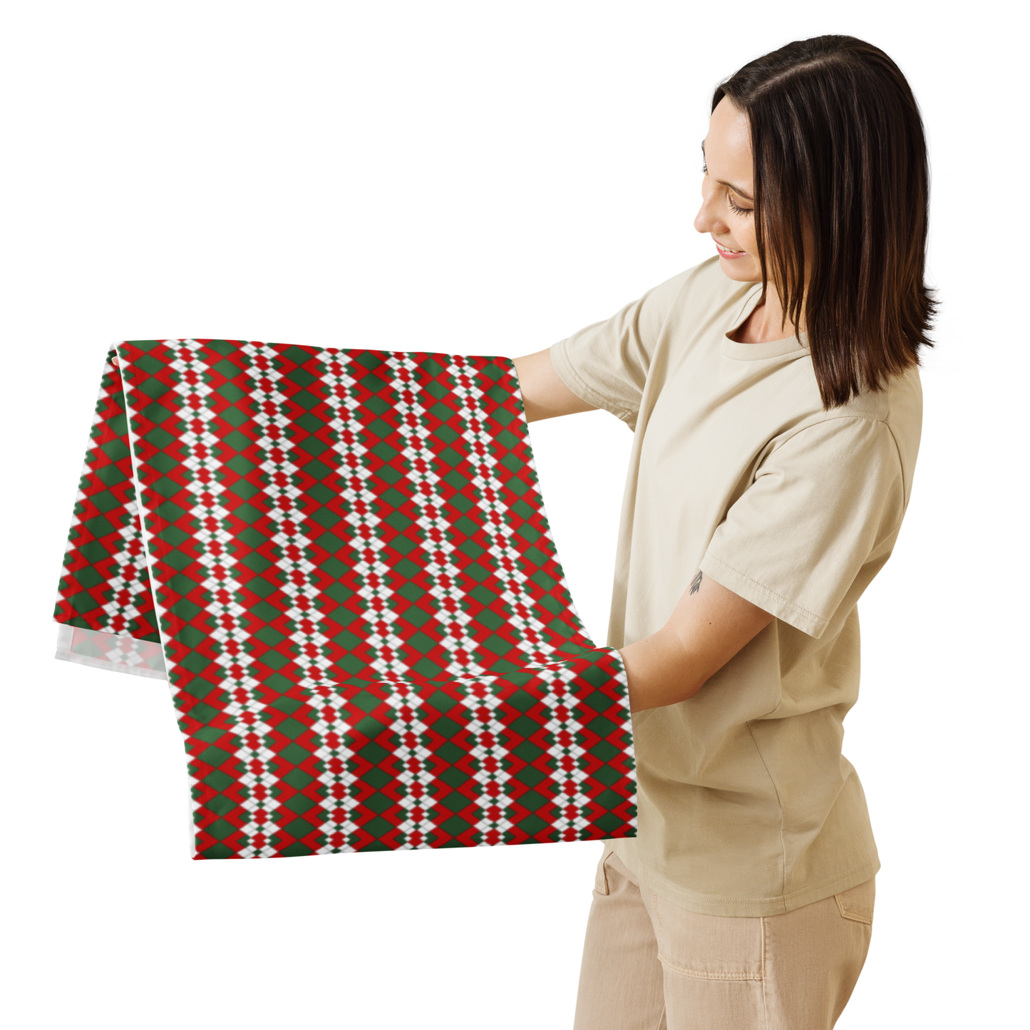 Extra Red Green & White Argyle Christmas Table Runner | Bold Holiday Dining Décor, Festive Farmhouse Diamond Check